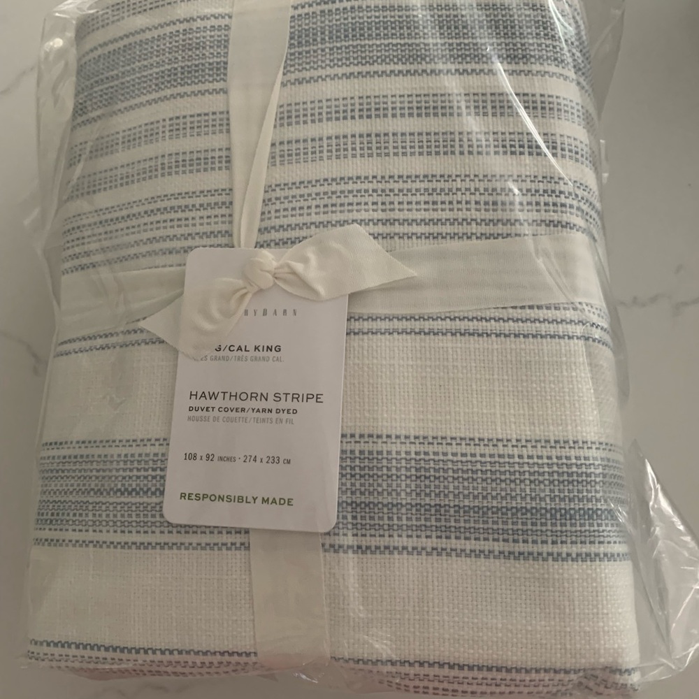 Pottery Barn Hawthorn Stripe Duvet Cover Blue King New. - Picture 4 of 7